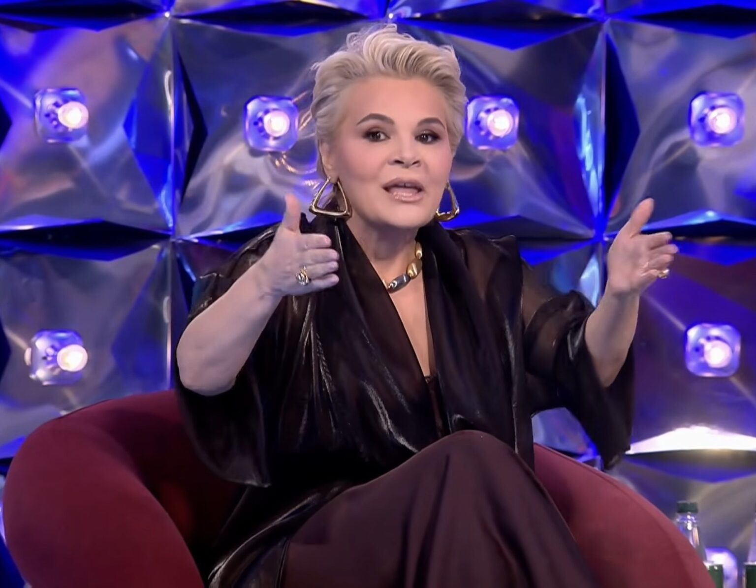 Plas në Prime / “Na çatë trapin…” shpërthen Monika – çfarë ndodhi? (VIDEO)